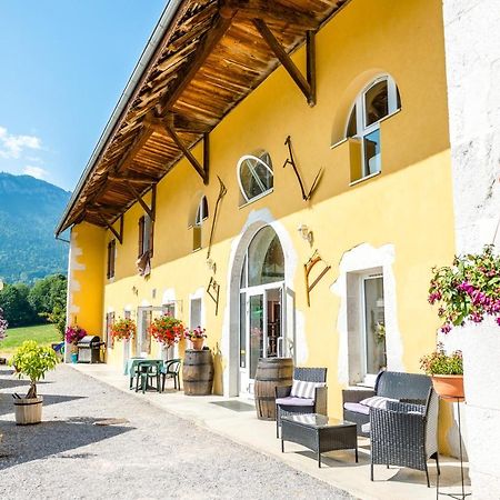 Auberge De Pontgibaud Lathuile Exteriér fotografie